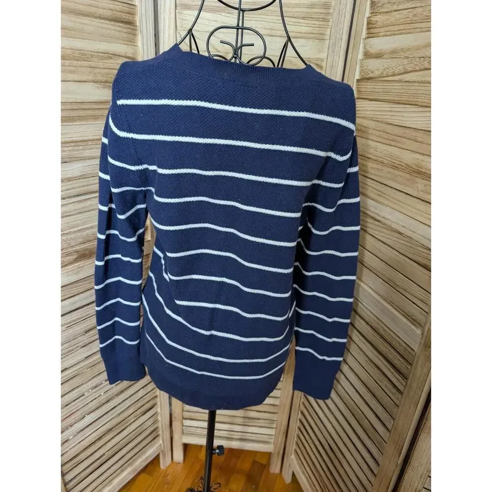 GAP Women's Navy Blue White Striped Long Sleeve V Neck Knit Sweater Size Medium‎